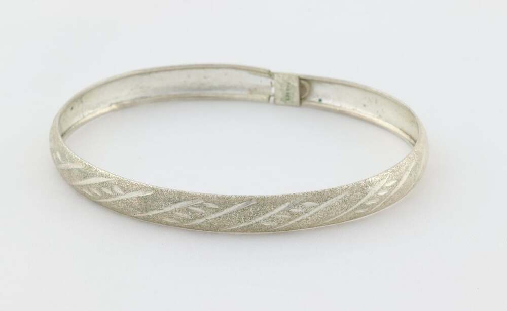 Sterling Silver Textured Bangle Bracelet 7 1/2" inch - Picture 7 of 7